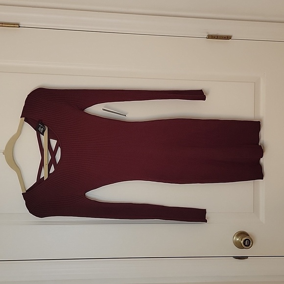 Derek Heart Burgundy/Wine Knit Cage Back Dress, NWT.  Size Jr. M - Picture 6 of 6